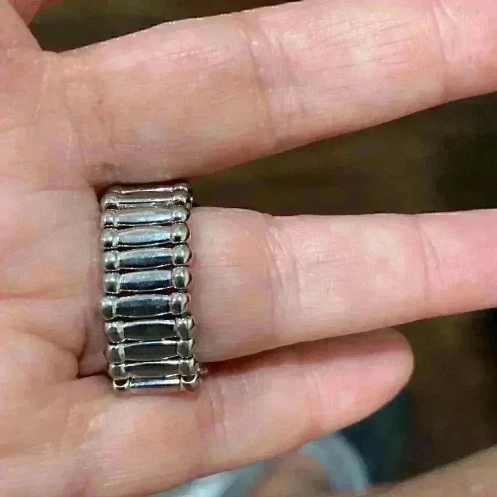 Silver stretch ring - Picture 3 of 4